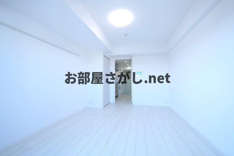 フュージョナル東墨田【ペットOK＆駐車場ありのデザイナーズ／12月上旬入居可】の居間・リビング