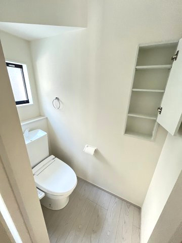 【トイレ】 | 福岡市東区奈多2丁目5期　3号棟（全5棟）【仲介手数料無料・0円】 | 現地写真。1階のトイレです。