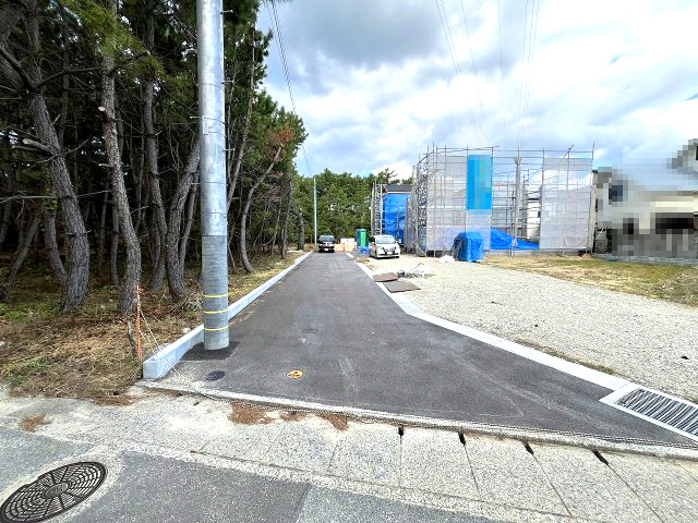 【その他】 | 福岡市東区奈多2丁目5期　3号棟（全5棟）【仲介手数料無料・0円】 | 現地写真。前面道路です。