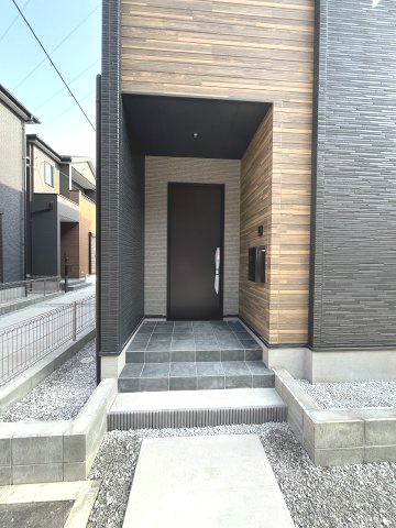 【玄関】 | 福岡市東区奈多2丁目5期　3号棟（全5棟）【仲介手数料無料・0円】 | 現地写真。