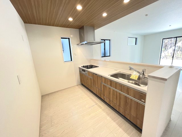 【キッチン】 | 福岡市東区奈多2丁目5期　3号棟（全5棟）【仲介手数料無料・0円】 | 現地写真。