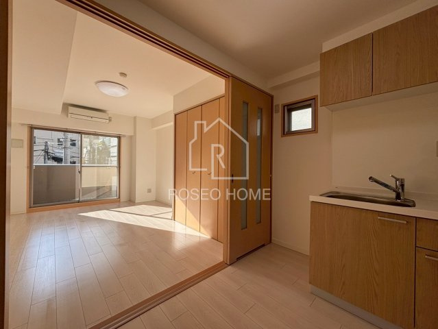 ソルレヴェンテ梅田の居間・リビング