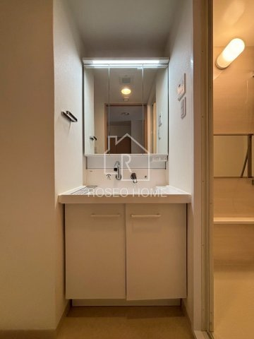 ソルレヴェンテ梅田の洗面所