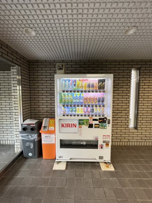 【その他共用部分】 | シャルマンコーポ第３瀬田1 | エントランス部分に自動販売機があるので便利です