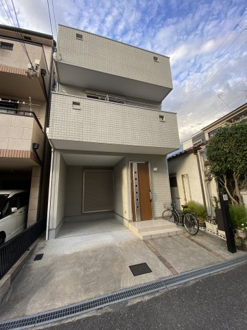 鷹殿町中古戸建の外観|弊社は住宅ローンに自信がございます。
お客様にあった銀行をご紹介いたします。
お悩みの方は弊社までお気軽に
ご相談下さいませ。