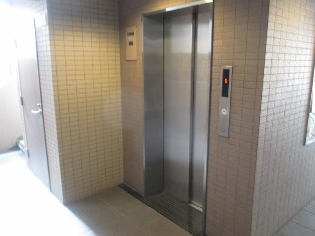 エレベーターが有るので助かりますね