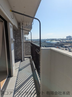 【バルコニー】 | ライオンズマンション茅ヶ崎第3 | 暖かな日差しのふりそそぐバルコニー