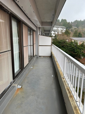 【バルコニー】 | 仙石高原マンション | お洗濯にも便利なバルコニー付き