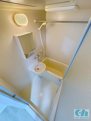 但馬屋ビル 202号室の浴室