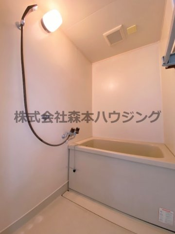 【浴室】 | 　交野ロイヤルコート | 落ち着いた空間のお風呂です