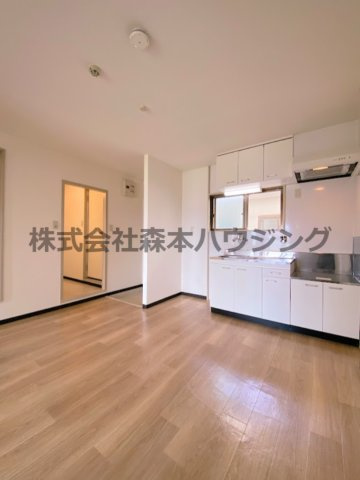 【居間・リビング】 | 　交野ロイヤルコート | 使いやすい居間です