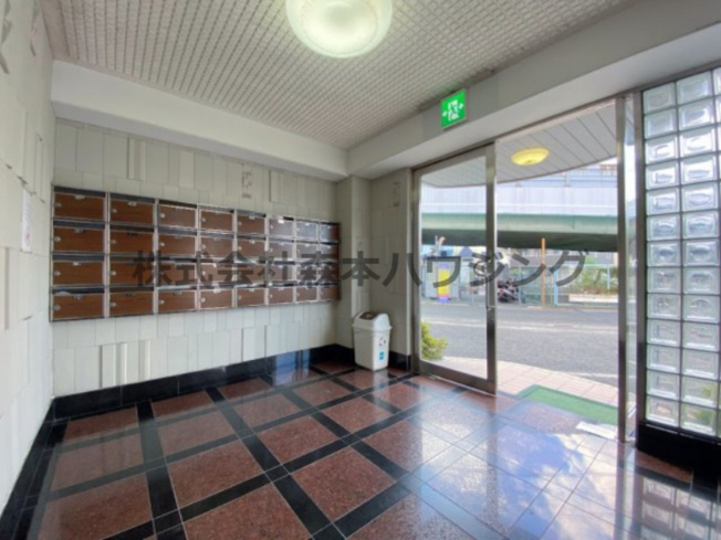 【ロビー】 | 　交野ロイヤルコート | 建物の内部です