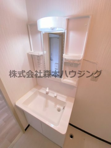 【独立洗面台】 | 　交野ロイヤルコート | 朝の支度にも助かる、独立の洗髪洗面化粧台