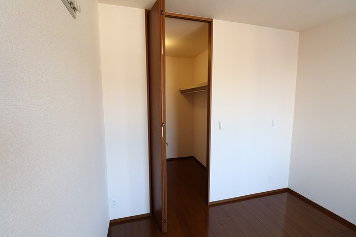 レジデンス北荒川沖の収納|ウォークインクローゼット