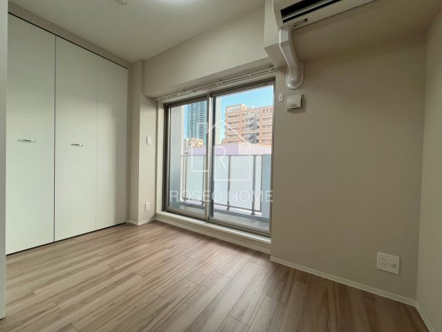 ラグレース天六の洋室