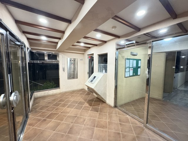 パラティーノ仲西のエントランス