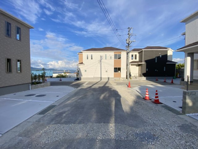 【前面道路含む現地写真】 | うるま市石川東恩納Ⅶ（全7棟）ラストF号棟 | ※前面道路6m♪