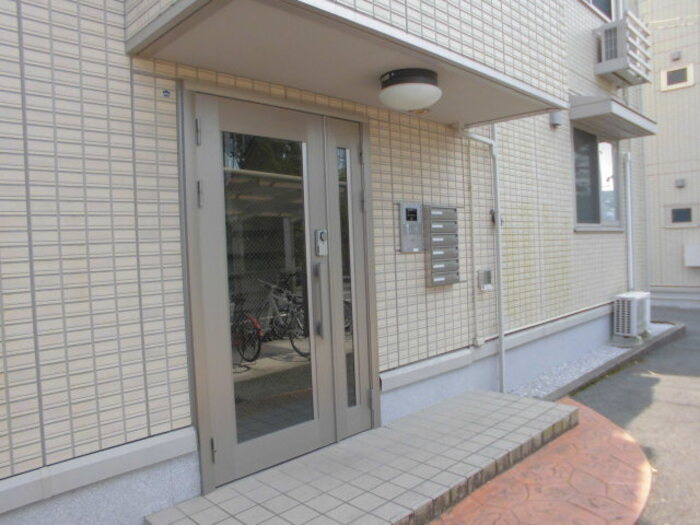 グランディオ A棟のエントランス|エントランス