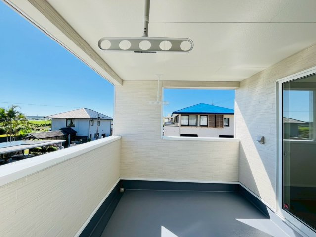 ♥♥糸満市大度第1-5号棟のバルコニー|暖かな日差しのふりそそぐバルコニー