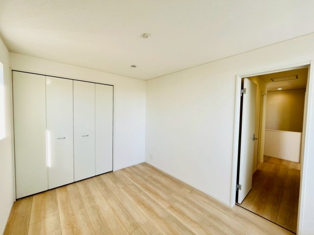 ♥♥糸満市大度第1-5号棟の洋室|広々とした洋室です