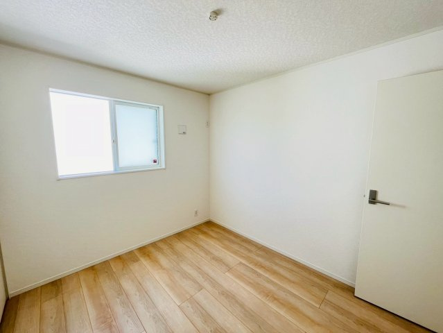 ♥♥糸満市大度第1-5号棟の洋室|きれいな洋室です