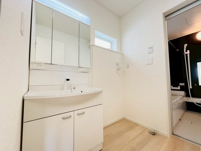 ♥♥糸満市大度第1-5号棟の独立洗面台|独立洗面台で身支度をすべて済ませてしまいましょう