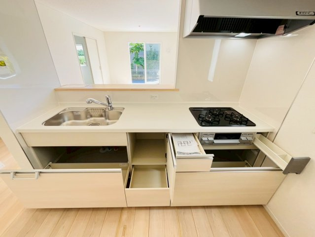 ♥♥糸満市大度第1-5号棟のキッチン|コンパクトなキッチンで掃除もラクラク