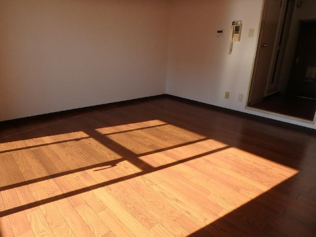 ハイエスト六甲の洋室