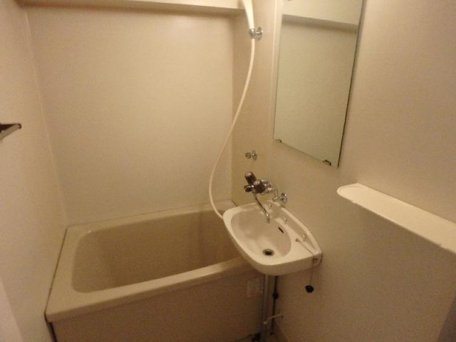 ハイエスト六甲の浴室