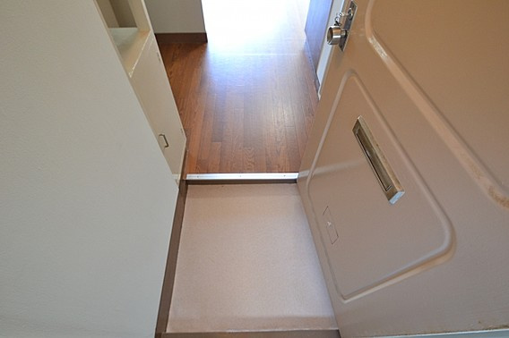 マンション桂の玄関