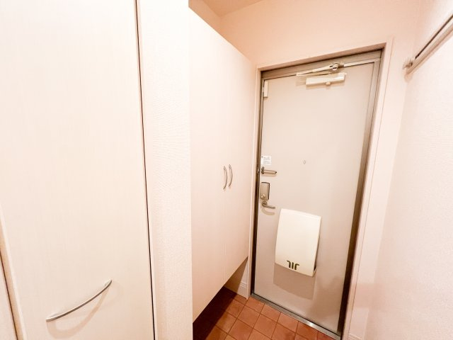 サンハイム青葉 C棟の玄関