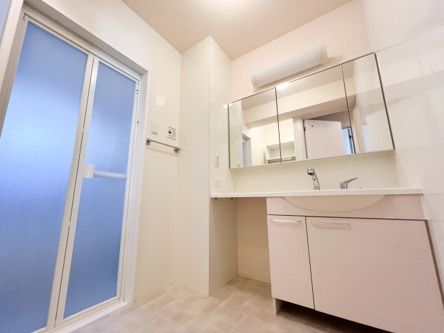 サンハイム青葉 C棟の独立洗面台