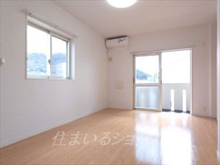 広島市安佐北区口田南１丁目の賃貸マンションの居間・リビング