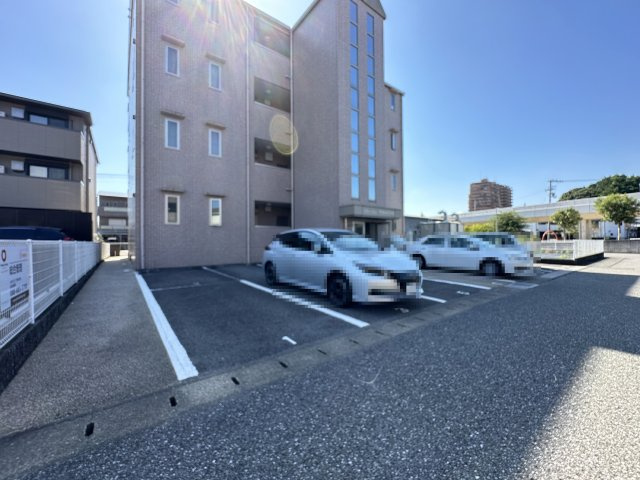 ブルージュ･ＴＡＫＡＳＯＮＥの駐車場