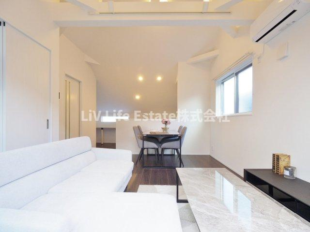 マイホームネクスト滝山5丁目の居間・リビング