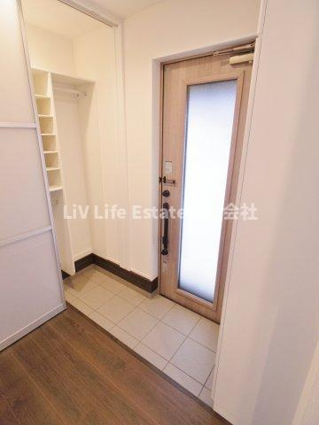 マイホームネクスト滝山5丁目の玄関