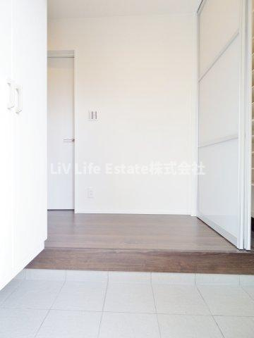 マイホームネクスト滝山5丁目の玄関