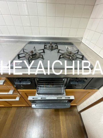 ミラベル関谷のキッチン|グリル付き3口コンロ