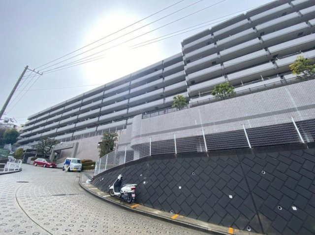 ワコーレロイヤルヒルズ横浜蒔田【仲介手数料無料】の外観