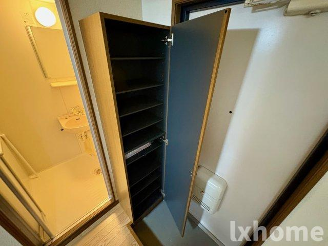 シャンブル南春日丘の玄関