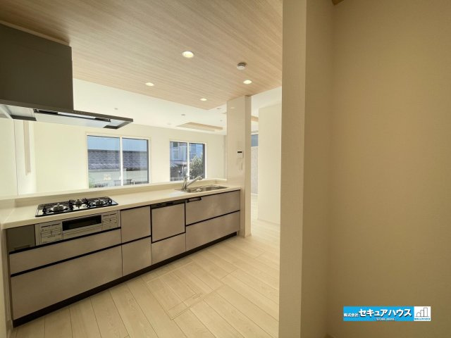 【同施工物件ご案内可能】愛知郡東郷町和合ヶ丘1丁目　全2棟の内観：施工例|【LDKイメージ】
◆日当たりが良く温かい広々リビングは家族の団らんスペースになります。