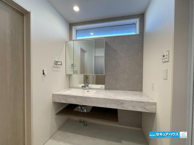 【同施工物件ご案内可能】愛知郡東郷町和合ヶ丘1丁目　全2棟の内観：施工例|【キッチンイメージ】
◆同時にたくさんの料理が調理できる。「焼く・蒸す・煮る」の工程を同時進行で進めることができるので、料理を素早く作ることができます。育児でバタバタ忙しいママに嬉しい♪