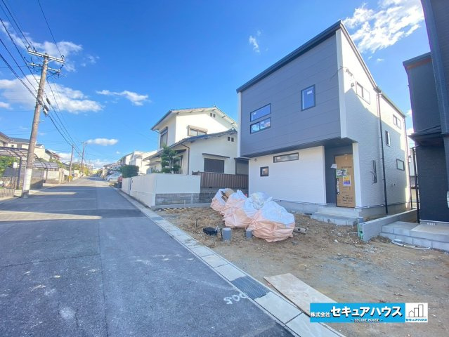 【同施工物件ご案内可能】愛知郡東郷町和合ヶ丘1丁目　全2棟の前面道路含む現地写真|事前予約にて現地ご見学いただけます！お気軽にお問い合わせください♪
■株式会社　セキュアハウス■
住宅ローンに強く、知識、経験豊富なスタッフ在籍
お客様に寄り添い、ご成約後もサポート致します
