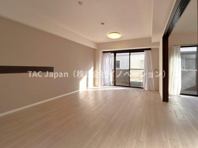 ダイアパレス八広花水木通りトリニティの居間・リビング|～Dining Kitchen～動線が上手く考えられており、きっちりとキッチン、ダイニング、リビングと分けられるお部屋のつくりとなっております。