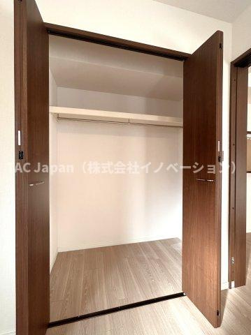 ダイアパレス八広花水木通りトリニティの収納|たっぷりの収納も配備しており、片付いた空間を実現出来そう。陽光も降り注ぐ明るく開放的な空間が魅力的。