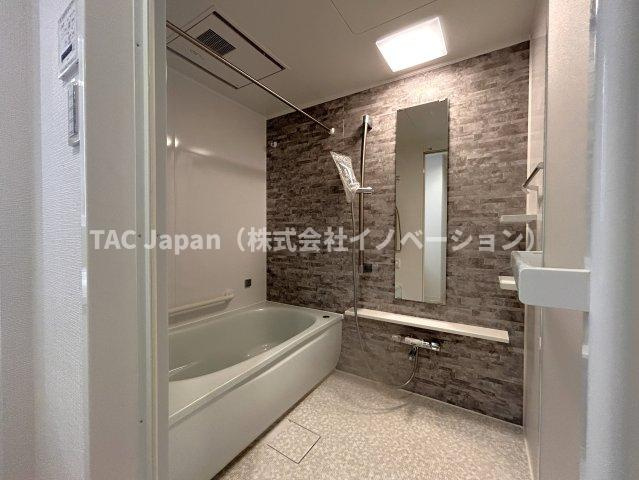 ダイアパレス八広花水木通りトリニティの浴室|掃除のしやすさ・収納の便利さなど、おふろを使う人、お手入れする人、みんなにとっての「しあわせ性能」を追求したバスルームを採用いたしました。