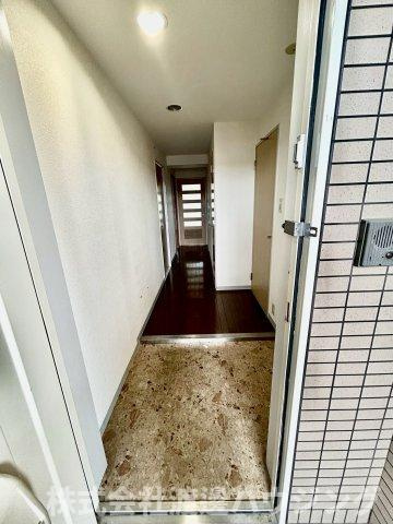 サンシャイン江坂の玄関