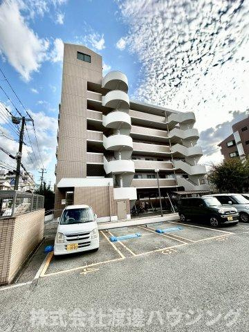 サンシャイン江坂の外観