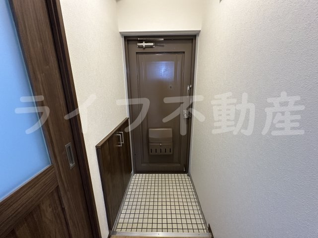 メゾン北深江の玄関|収納もある玄関です