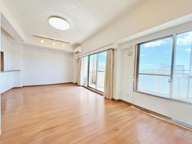 アルファステイツ垂水星が丘の居間・リビング|リビング※既存家具はCGで消しております。